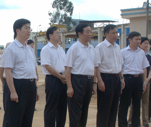 9月8日，中央巡視組組長、十一屆全國人大農(nóng)業(yè)和農(nóng)村委員會副主任委員房鳳友，中央巡視組副組長、副部級巡視專員郭林，中央巡視組副組長、副部級巡視專員謝秀蘭等領導一行8人，到湘桂循環(huán)經(jīng)濟產(chǎn)業(yè)園對集團經(jīng)濟建設、黨建等工作情況進行檢查指導。自治區(qū)黨委組織部部長周新建，崇左市委副書記、市長黃克，江州區(qū)委書記藍大煌，湘桂集團董事局副主席陳輝，湘桂公司總經(jīng)理朱光彩等陪同考察。